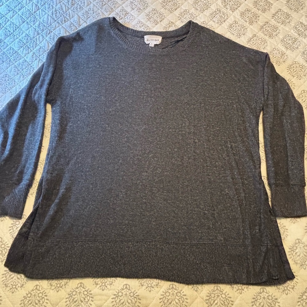 Universal Thread Charcoal Long Sleeve Top